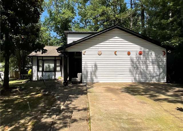 Property at 1771 Kristi Dr, Lawrenceville, GA 30043, 4 beds, 2.5 baths