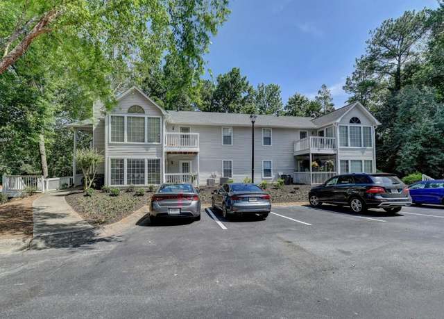 Property at 102 Gettysburg Pl, Sandy Springs, GA 30350, 2 beds, 1.5 baths