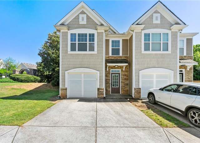 Property at 2060 Executive Dr, Duluth, GA 30096, 3 beds, 2.5 baths
