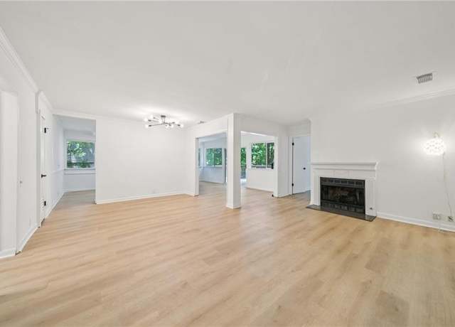 Property at 22 Dunwoody Springs Dr #22, Atlanta, GA 30328, 3 beds, 2 baths