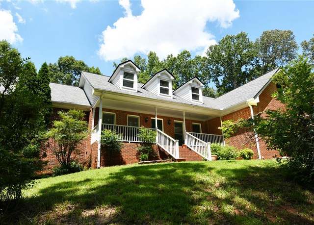 Property at 336 Oconee Lane Ln, Commerce, GA 30529, 3 beds, 2 baths