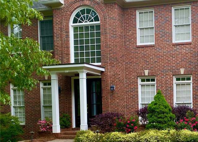 Property at 380 Wexford Overlook Dr, Roswell, GA 30075, 4 beds, 3.5 baths
