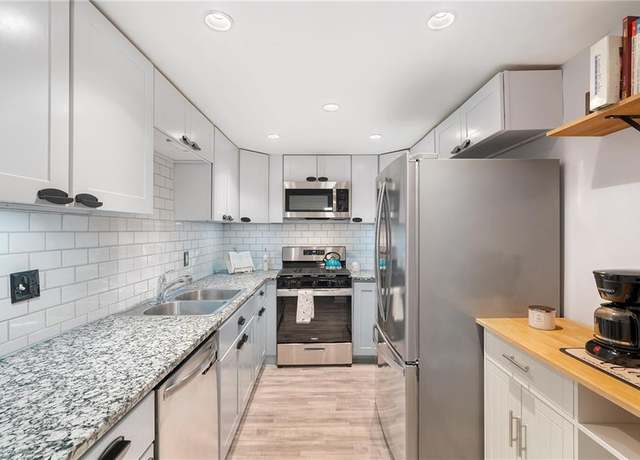 Property at 6851 Roswell Rd Unit M12, Sandy Springs, GA 30328, 3 beds, 2 baths