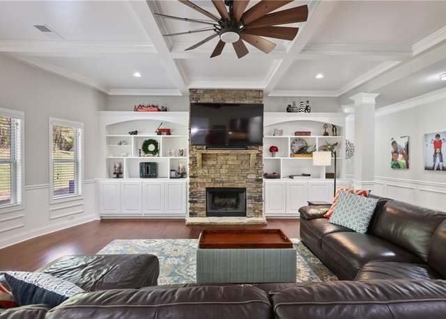 Property at 1622 Bunting Forest Ct, Marietta, GA 30064, 6 beds, 5 baths