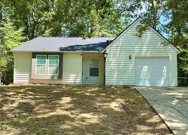 Property at 850 Greenhedge Dr, Stone Mountain, GA 30088, 3 beds, 2 baths