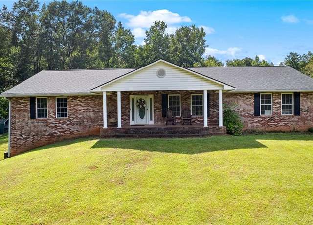 Property at 50 Emeott Dr, Newnan, GA 30263, 3 beds, 2.5 baths