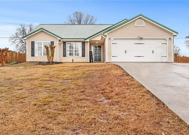 Property at 925 Justin Dr, Winder, GA 30680, 3 beds, 2 baths