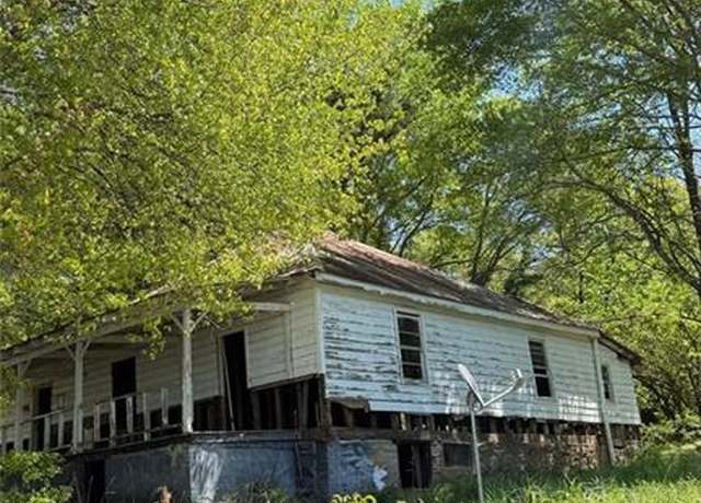 Property at 6648 Ridge Ave, Douglasville, GA 30134, 3 beds, 1 bath