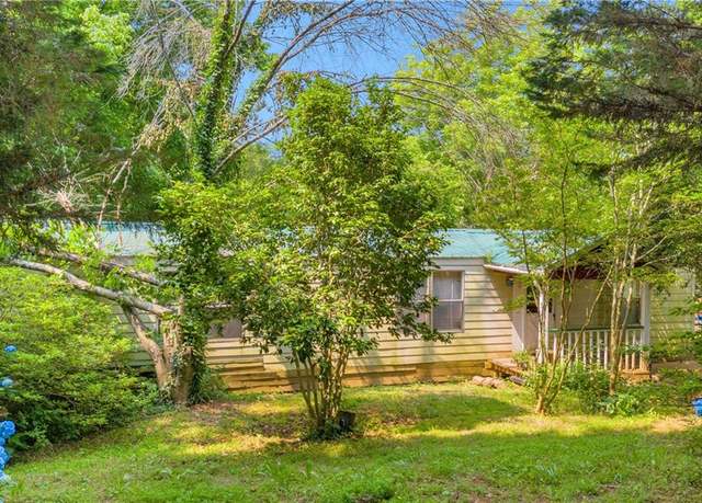 Property at 3261 Hall Dr, Gainesville, GA 30501, 4 beds, 2 baths