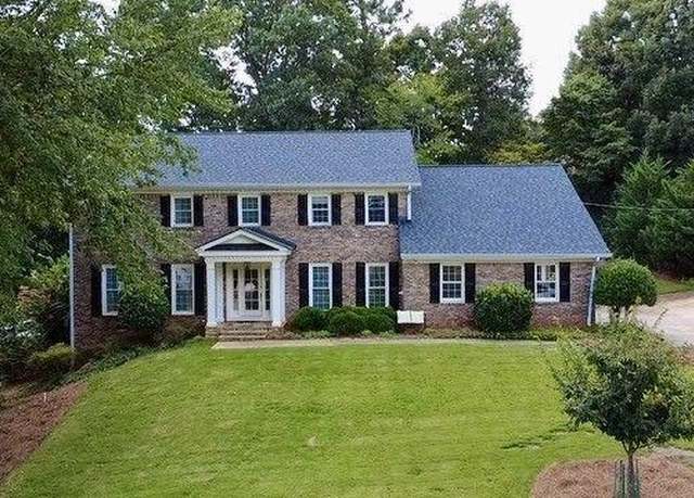 Property at 5232 Wynterhall Dr, Dunwoody, GA 30338, 4 beds, 3.5 baths