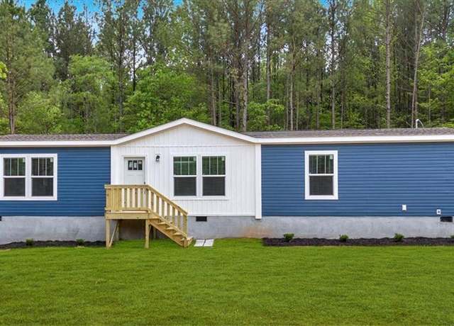 Property at 1017 Hutto Rd, Cedartown, GA 30125, 4 beds, 2 baths