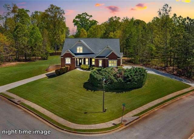 Property at 7804 Gusty Trl, Douglasville, GA 30135, 5 beds, 5 baths