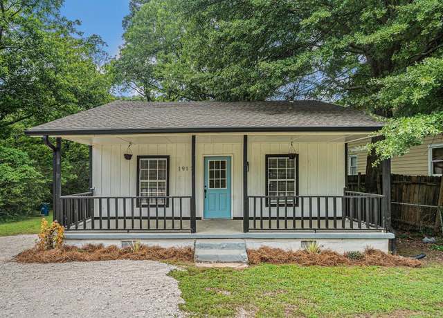 Property at 1917 Connally Dr, Atlanta, GA 30344, 3 beds, 2 baths