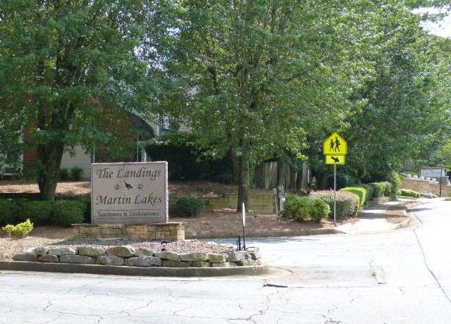 Property at 326 Teal Ct, Roswell, GA 30076, 2 beds, 1 bath