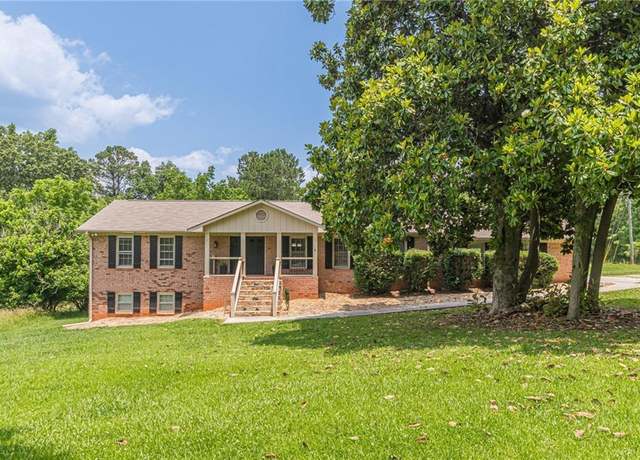 Property at 7928 S Giles Rd, Douglasville, GA 30135, 3 beds, 3 baths