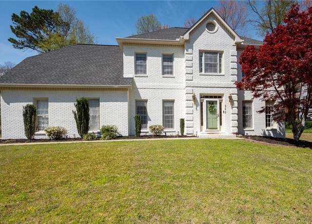 Property at 966 Laurel Springs Ln SW, Marietta, GA 30064, 4 beds, 2.5 baths
