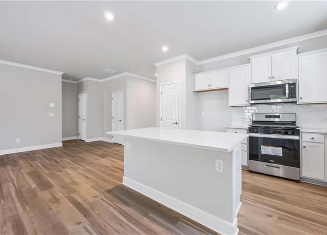 Property at 470 Village Ln, Fairburn, GA 30213, 3 beds, 2 baths