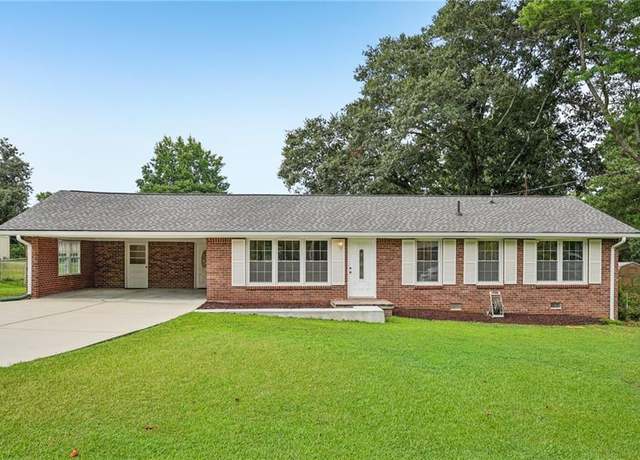 Property at 4810 White Lake Dr NW, Acworth, GA 30101, 3 beds, 1.5 baths