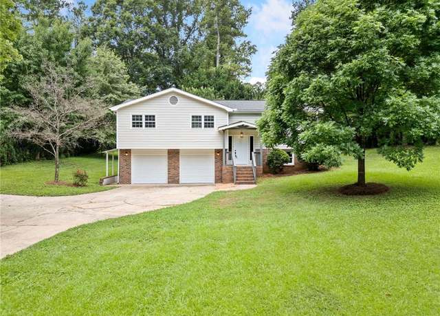 Property at 3967 Evelyn Dr, Powder Springs, GA 30127, 4 beds, 2 baths