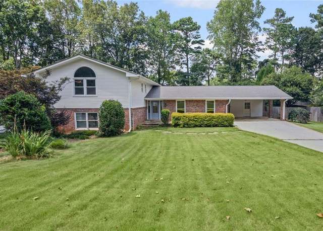 Property at 1470 Vernon North Dr, Dunwoody, GA 30338, 3 beds, 2.5 baths