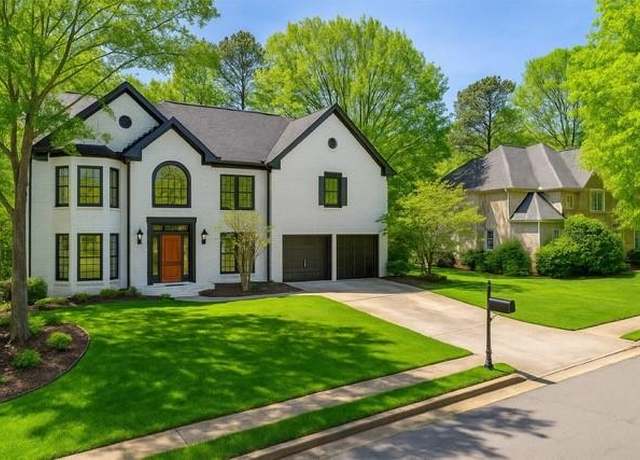 Property at 559 Fairway Dr, Woodstock, GA 30189, 5 beds, 4.5 baths