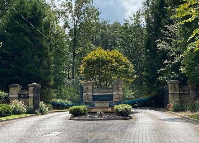 Property at 22 Allatoona Estates Dr SE, Acworth, GA 30102