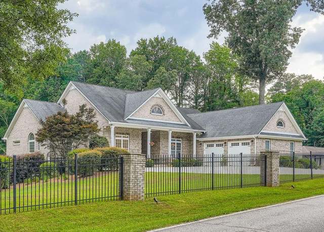 Property at 4829 Moon Rd, Powder Springs, GA 30127, 6 beds, 4.5 baths