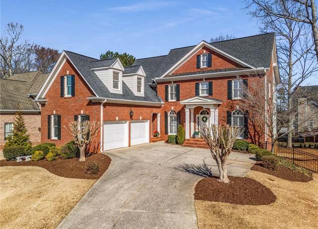 Property at 2885 Towne Village Dr, Duluth, GA 30097, 5 beds, 4.5 baths