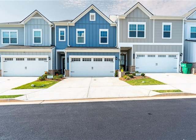 Property at 1135 Chastain Dr, Sugar Hill, GA 30518, 3 beds, 2.5 baths
