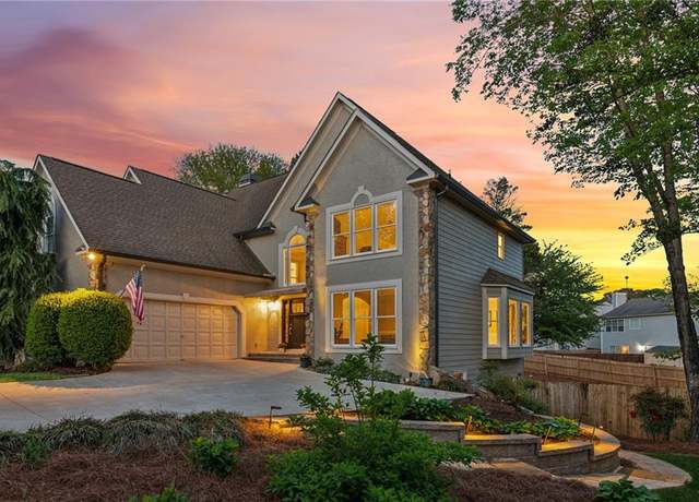 Property at 422 Laurian Way NW, Kennesaw, GA 30144, 5 beds, 3.5 baths