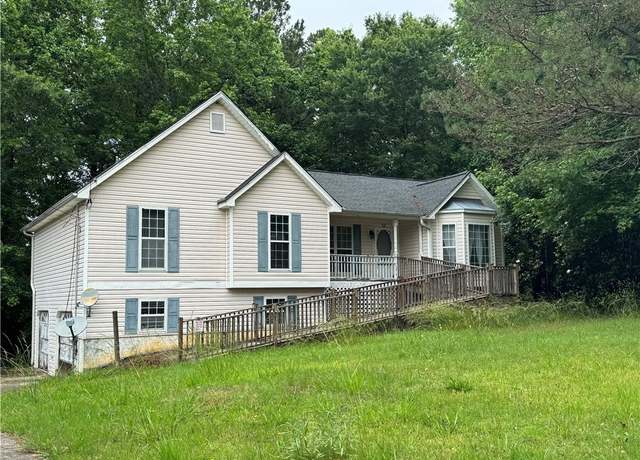Property at 134 Summer Lake Dr, Dallas, GA 30157, 3 beds, 2 baths