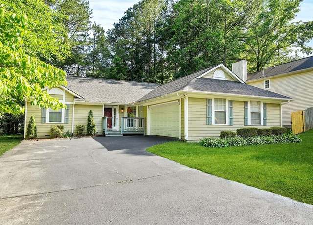 Property at 2107 Sandtree Ct SW, Atlanta, GA 30331, 3 beds, 2 baths