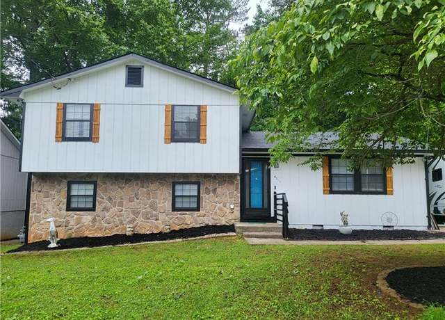 Property at 6118 Dana Ct, Lithonia, GA 30058, 3 beds, 2.5 baths