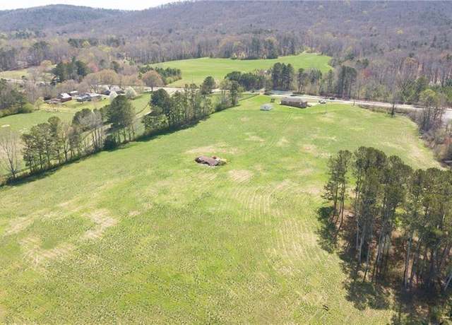 Property at 4900 Spot Rd, Cumming, GA 30040, 5 beds, 3.5 baths