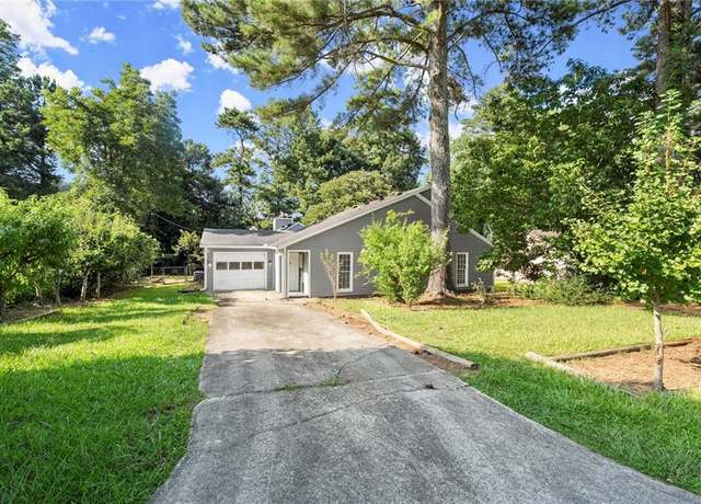 Property at 2580 Snake Ct, Ellenwood, GA 30294, 3 beds, 2 baths