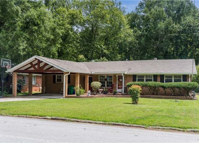 Property at 2889 Concord Dr, Decatur, GA 30033, 3 beds, 1.5 baths