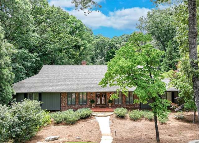 Property at 3161 Overlook Dr, Gainesville, GA 30506, 4 beds, 3.5 baths