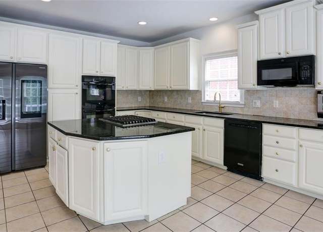 Property at 5004 Duxford Dr SE, Smyrna, GA 30082, 6 beds, 5 baths