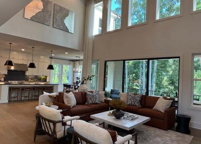 Property at 3020 Medford Dr, Cumming, GA 30041, 5 beds, 5.5 baths