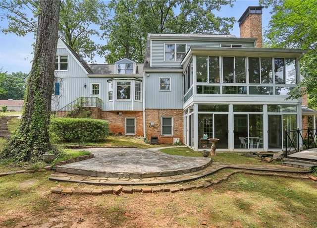 Property at 5622 Williamsburg Dr, Norcross, GA 30093, 5 beds, 4 baths