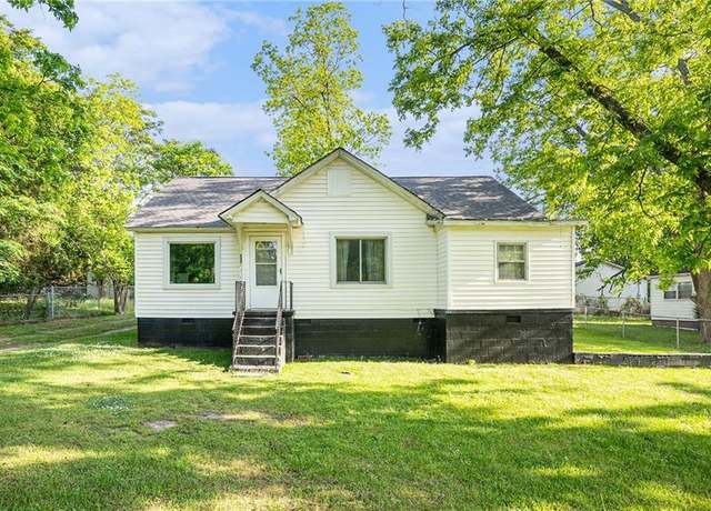 Property at 911 Clayton St, Griffin, GA 30223, 3 beds, 1 bath