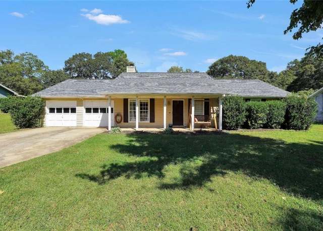 Property at 107 Gwenellen Dr, Locust Grove, GA 30248, 3 beds, 2 baths