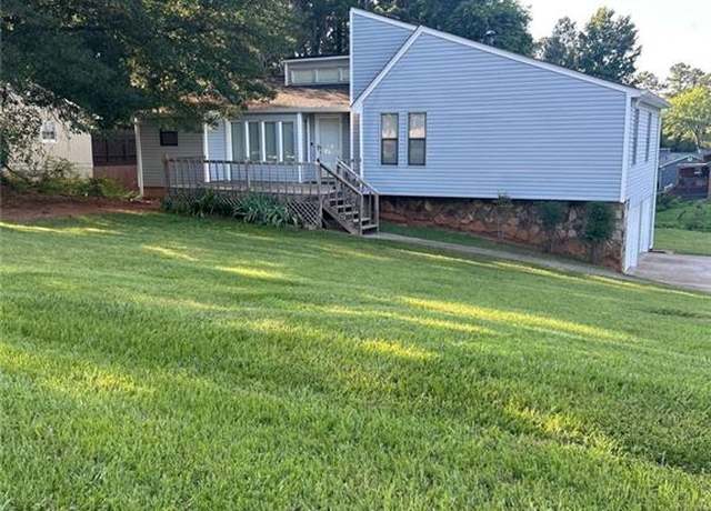 Property at 102 Bascomb Drive Dr, Woodstock, GA 30189, 4 beds, 2 baths