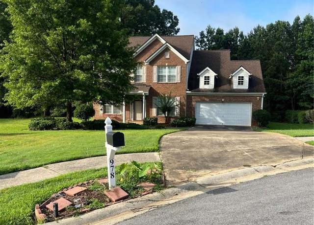 Property at 978 Francis Ln, Fairburn, GA 30213, 3 beds, 2.5 baths