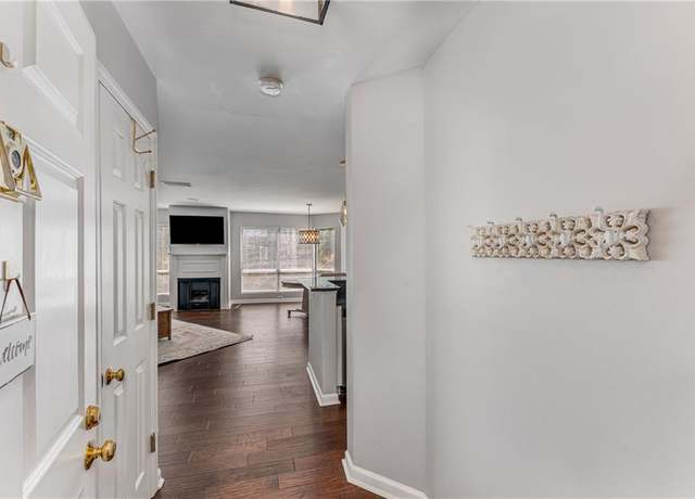 Property at 244 13th St NE #302, Atlanta, GA 30309, 2 beds, 2 baths