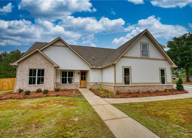 Property at 25 Oakbrook Ln, Covington, GA 30016, 5 beds, 3 baths