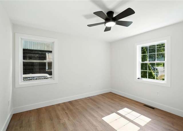 Property at 1227 Kenilworth Dr, Atlanta, GA 30310, 3 beds, 2 baths