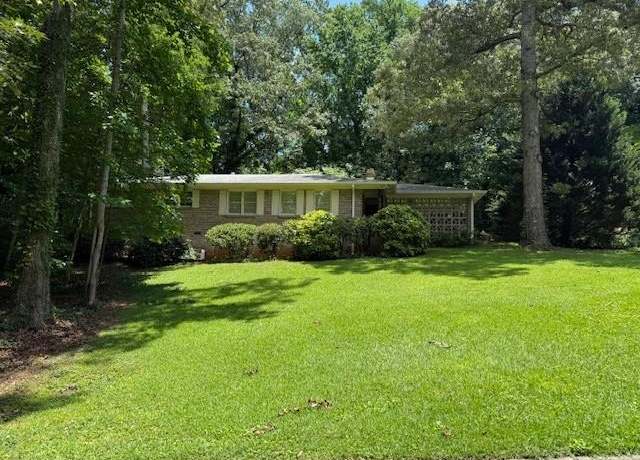 Property at 2990 Piedmont Dr, Marietta, GA 30066, 3 beds, 2 baths