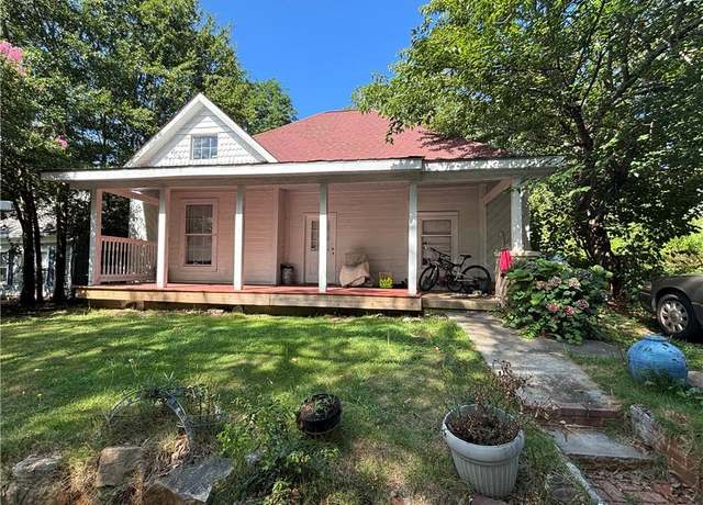 Property at 1090 Forest Ave, Stone Mountain, GA 30083, 3 beds, 2 baths