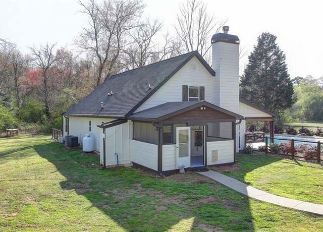 Property at 515 Charlie Cooper Rd, Braselton, GA 30517, 4 beds, 2.5 baths
